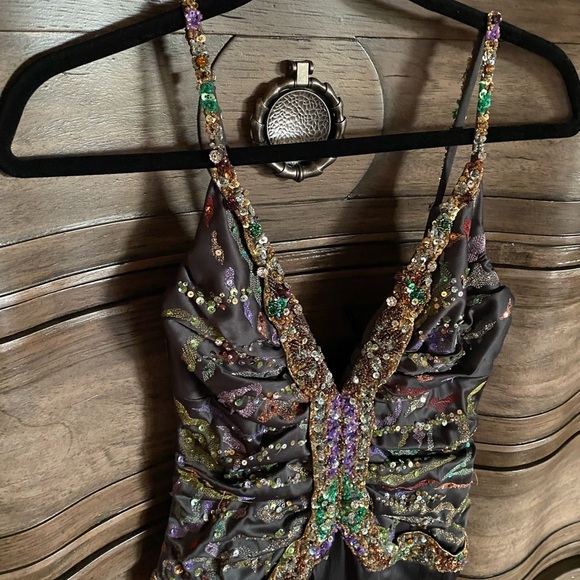 Mandaley dress. Size 4 but run small. Fits more like size 2. - Picture 7 of 8